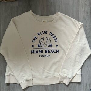 women’s crewneck sweatshirt 🐚